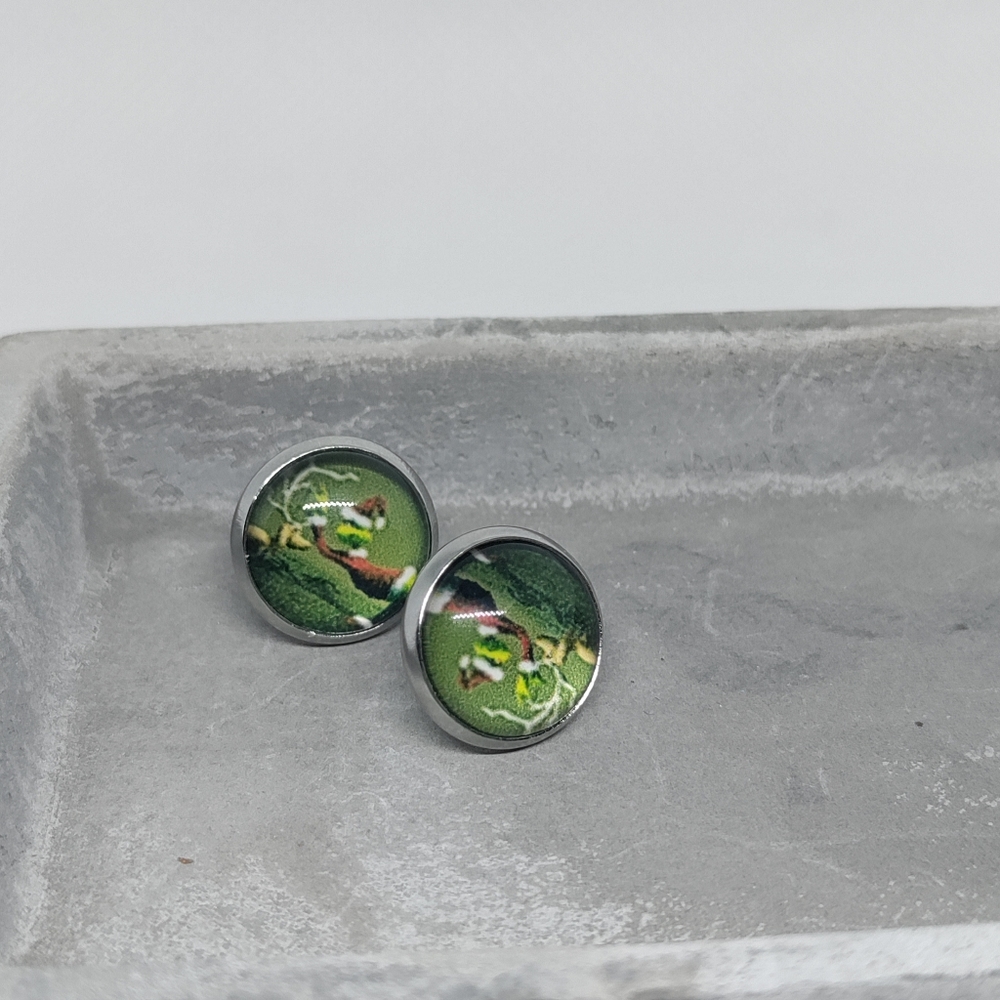 Grinch Cabochon Stud earrings